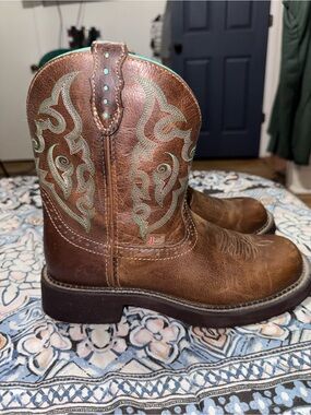 Justin Gypsy boots round toe Brown Leather Cowboy Boots with Mint Stitching